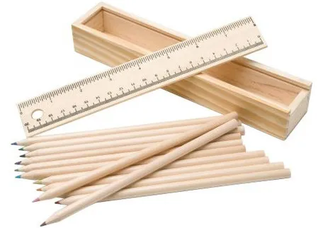 Houten doos met schuifdeksel en twaalf kleurpotloden
