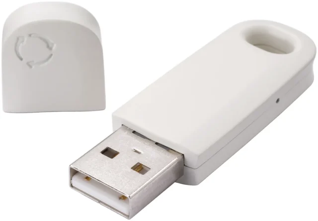 Witte USB-stick met PLA-behuizing