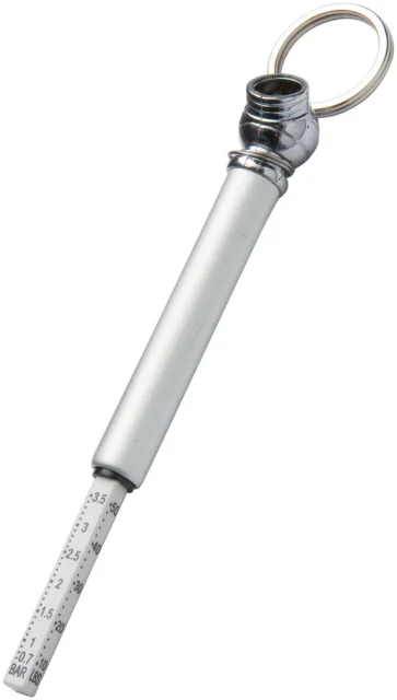 Zilverkleurige metalen bandenmeter