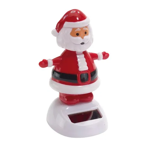 Rode kerstmanfiguur met zonnepaneel