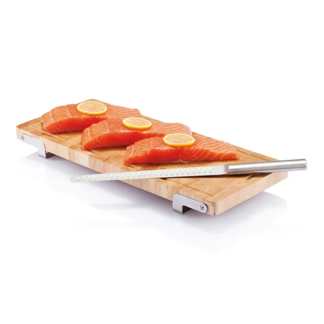 Rubberhouten snijplank Laxx met zalmmes