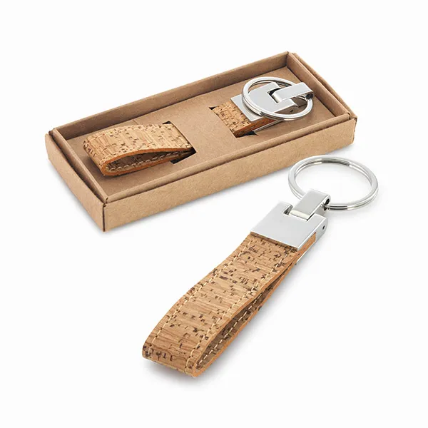Sleutelhanger van kurk en metaal met geschenkdoos