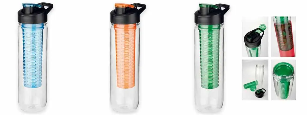 Fruiter sportfles met fruit in het infuser-compartiment