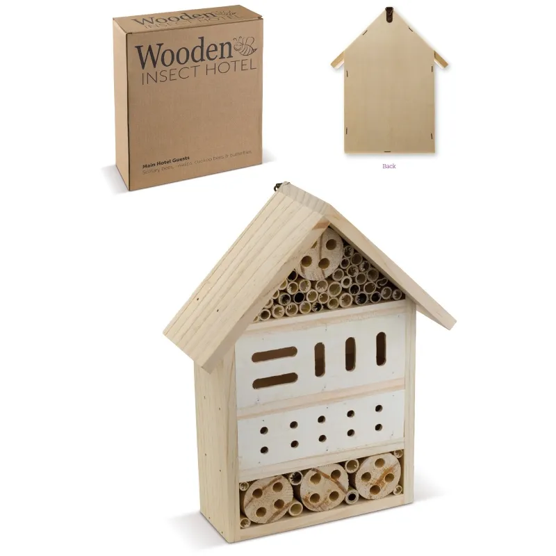 Houten insectenhotel met vakken voor insecten