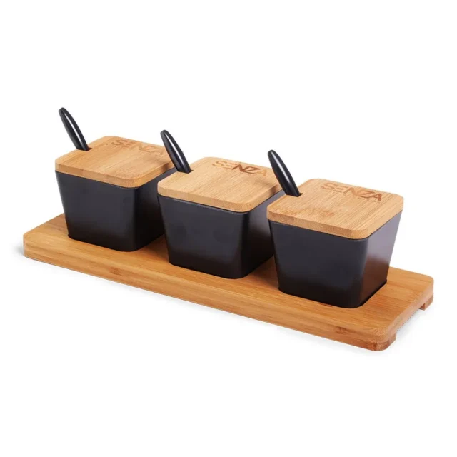 Bamboe tapasplank met drie schaaltjes met deksel