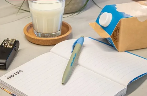 Pen gemaakt van gerecyclede melkpakken