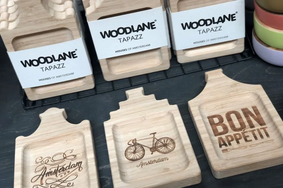 Bamboe snackbordjes in de vorm van een huis