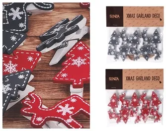 Houten knijpertjes met kerstprint aan een koord