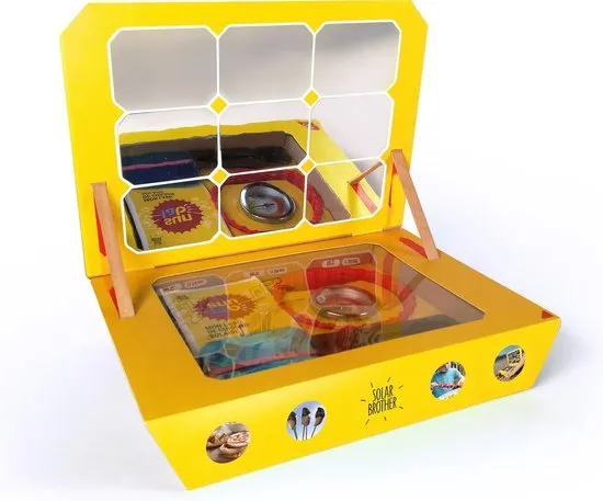Zonne-oven met spiegels en bakvormen