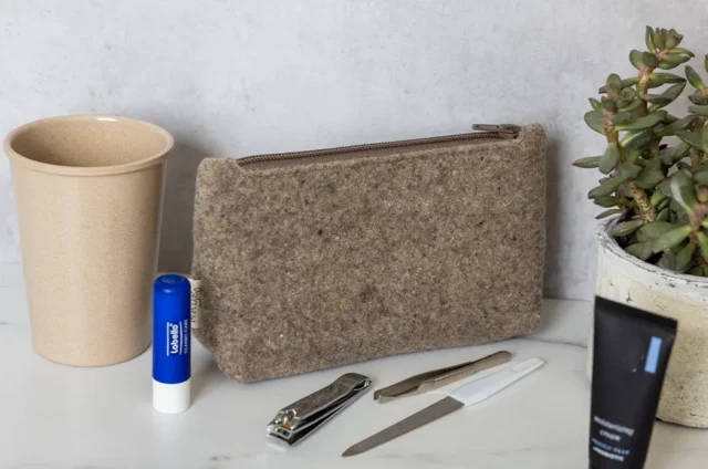 Etui van gerecycled wolvilt met elastiek