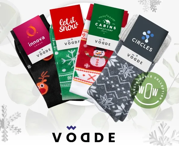 Paar Vodde kerstsokken met ingebreid kerstdesign en label