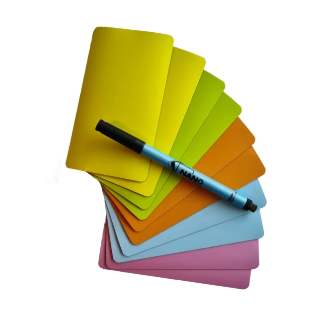 Set langwerpige gekleurde Nano Notes met een pen