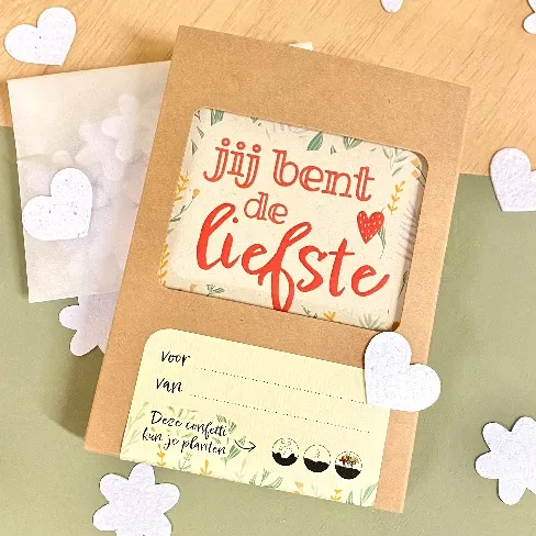 Cadeaudoosje met kaartje en bloeiconfetti Jij bent de liefste