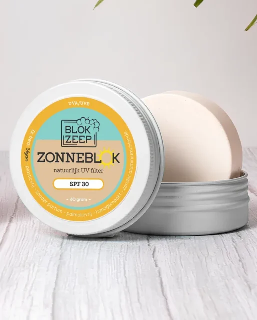 Blok minerale zonnebrand in verpakking